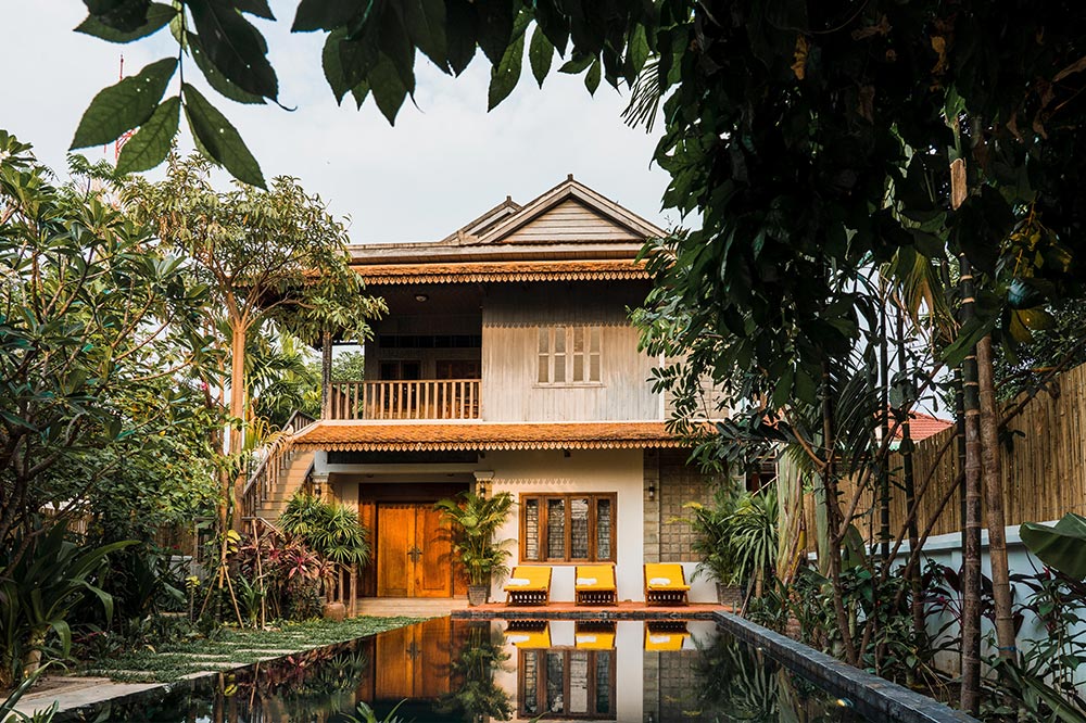 Isann Residence with a private pool apartment in Siem Reap town